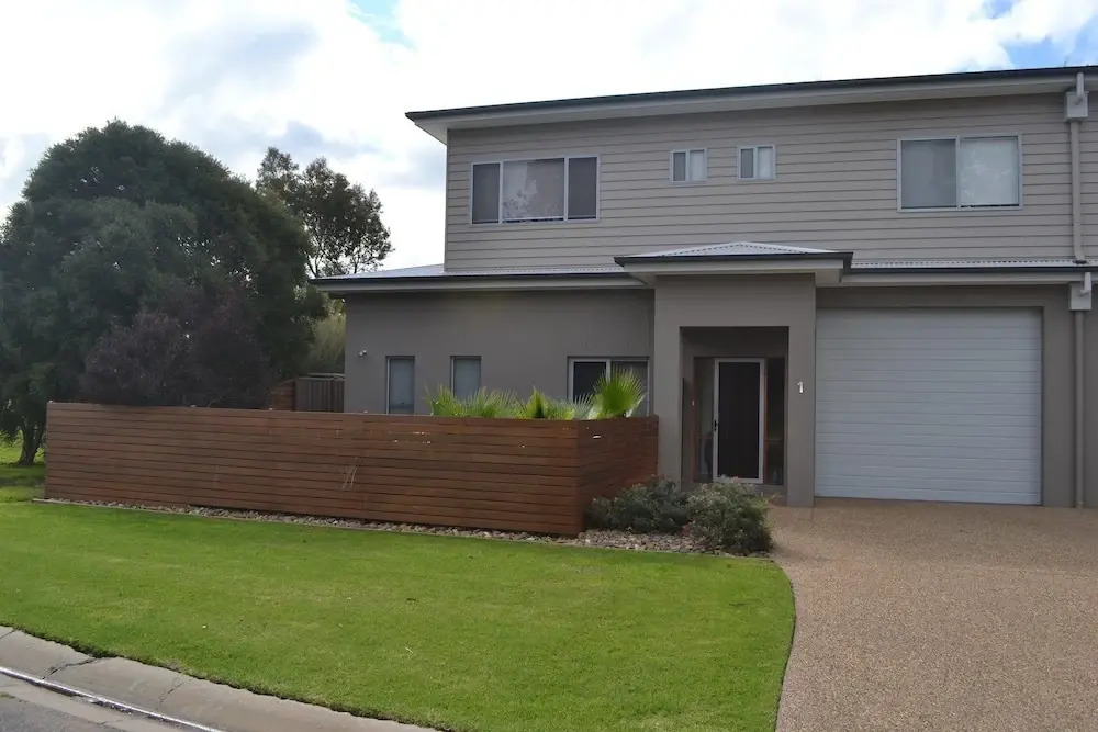 Waterview- Stoneleigh at Yarra
