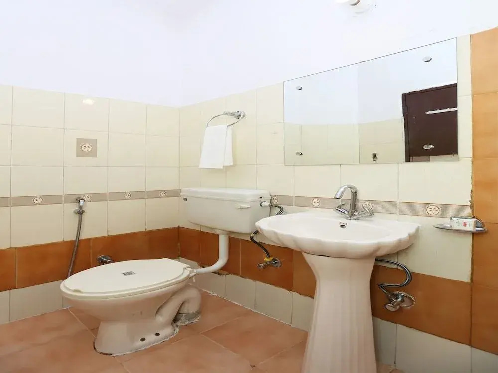 OYO Flagship 14774 Sector 14 Gurgaon