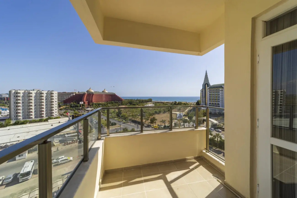 Fantastic Flat with Balcony and View in Aksu