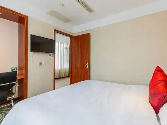 Yinglun Holiday Hotel