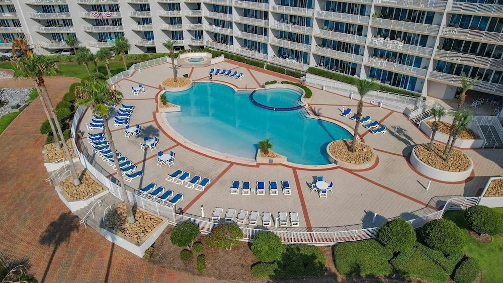 The Moorings 103 3 Bedroom Condo by RedAwning