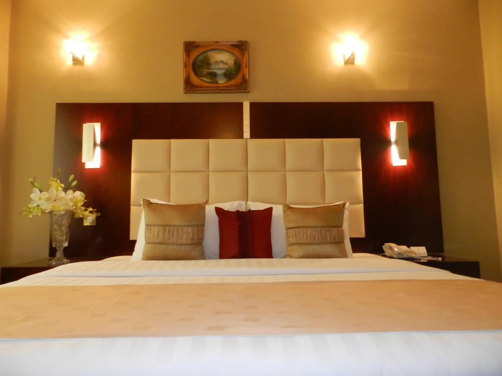 Sun & Sands Sea View Hotel