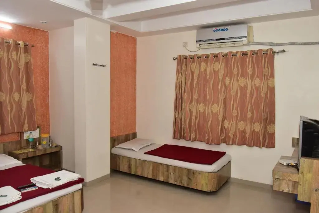 Hotel sai dhyan