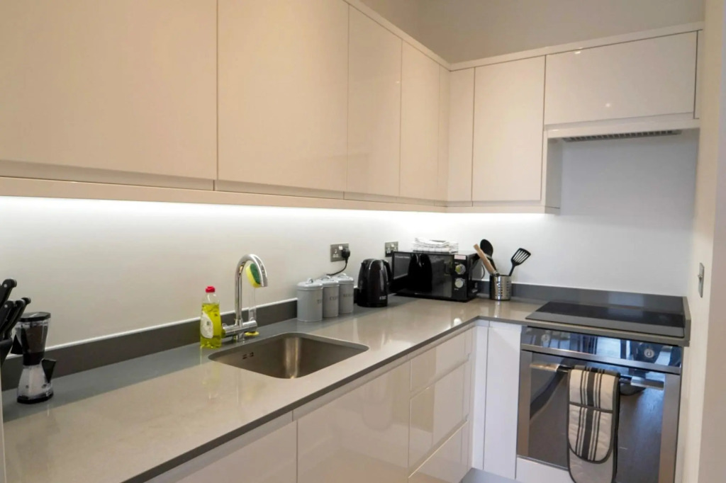St Albans Luxury Apartment , 5 mins Walk to the Station - 18mins to Central London, Free WiFi &