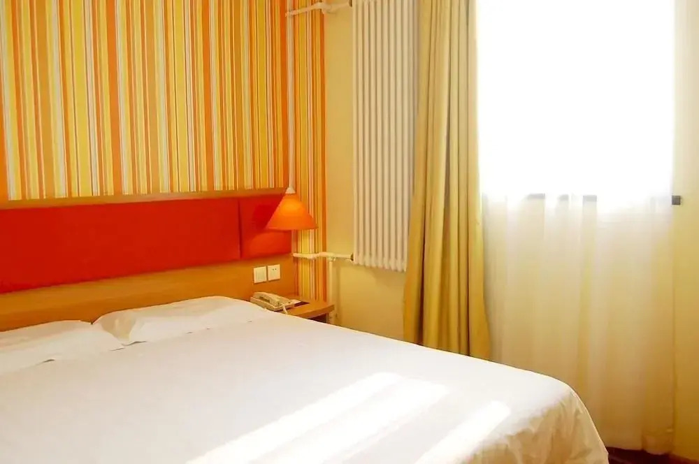 Rujia Huayi selected hotel (Hongqi Road branch, Hebei Street, Qinhuangdao)