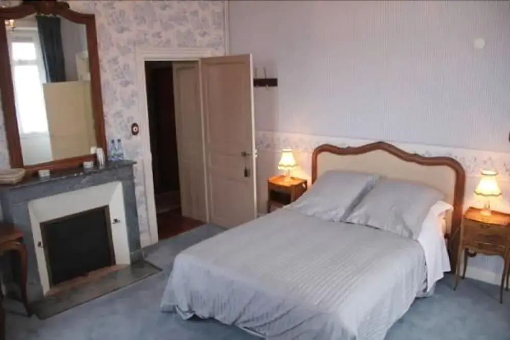 Chateau Lezat - Chambres dHotes-Chambre dhôtes