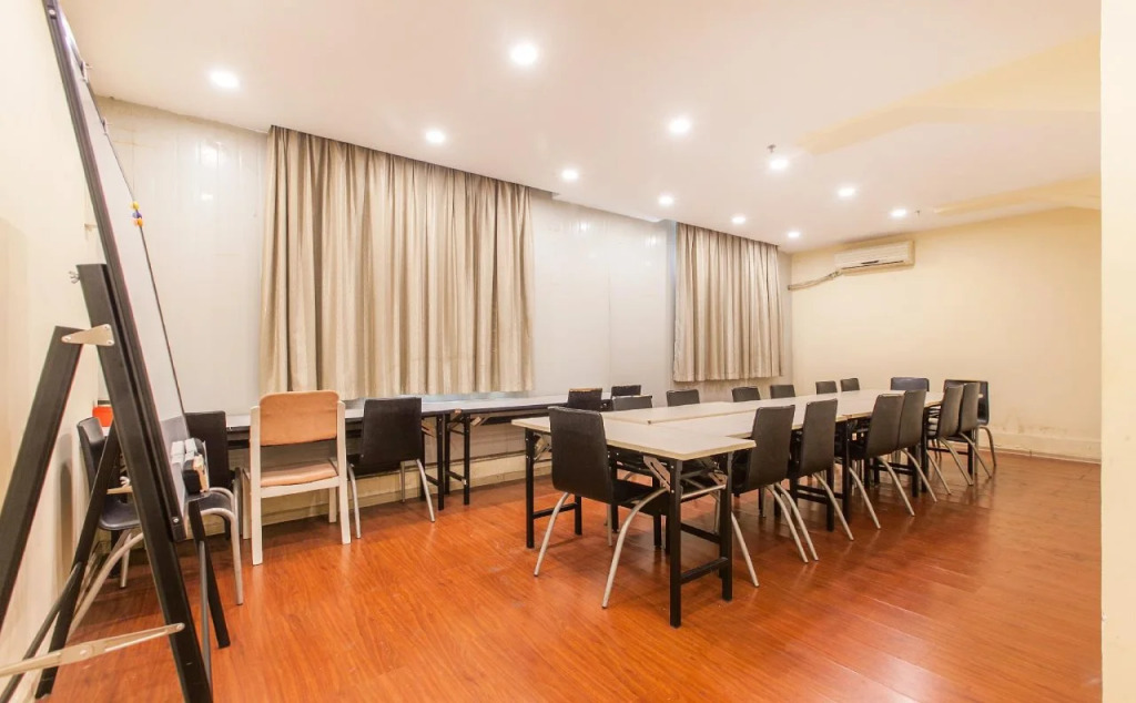 Hanting  Express Wuhan Jiang Han Road