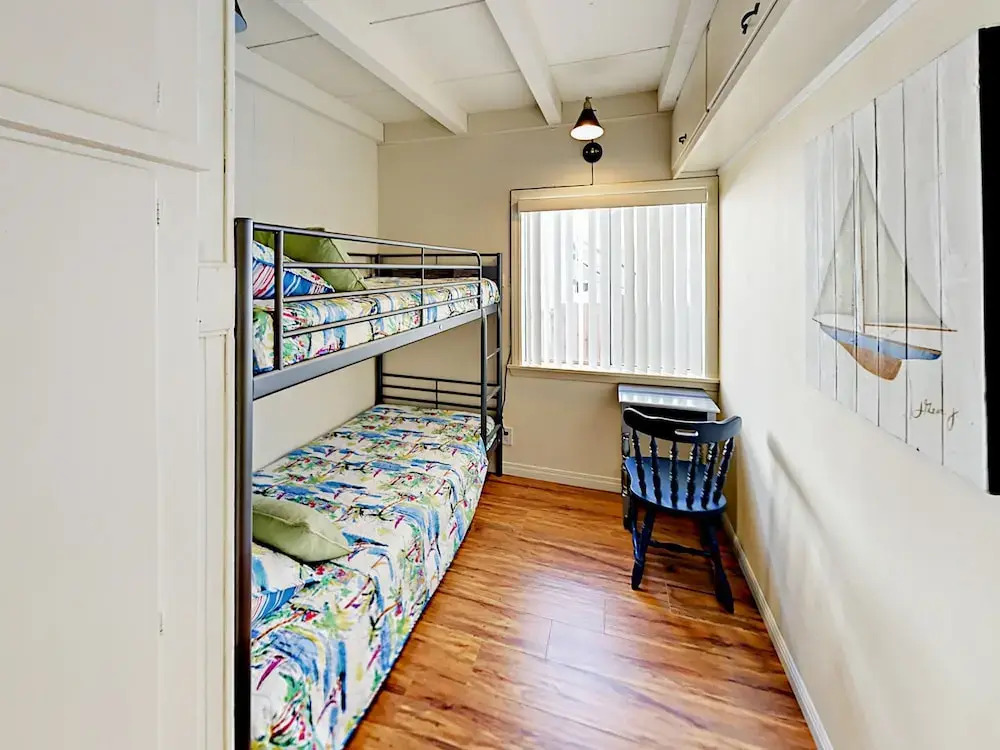 1137 Montauk Ln Duplex Lower Unit 2 Bedrooms 1 Bathroom Duplex