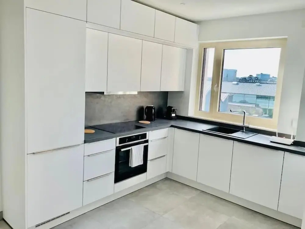 1 bedroom in Center-Terrace & Parking