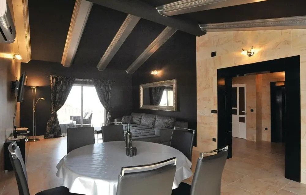 Amazing Home in Kastel Stari With Wifi and 6 Bedrooms