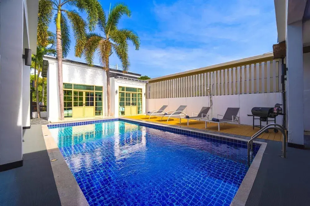 Beautiful 4-Bedroom Pool Villa - BL9