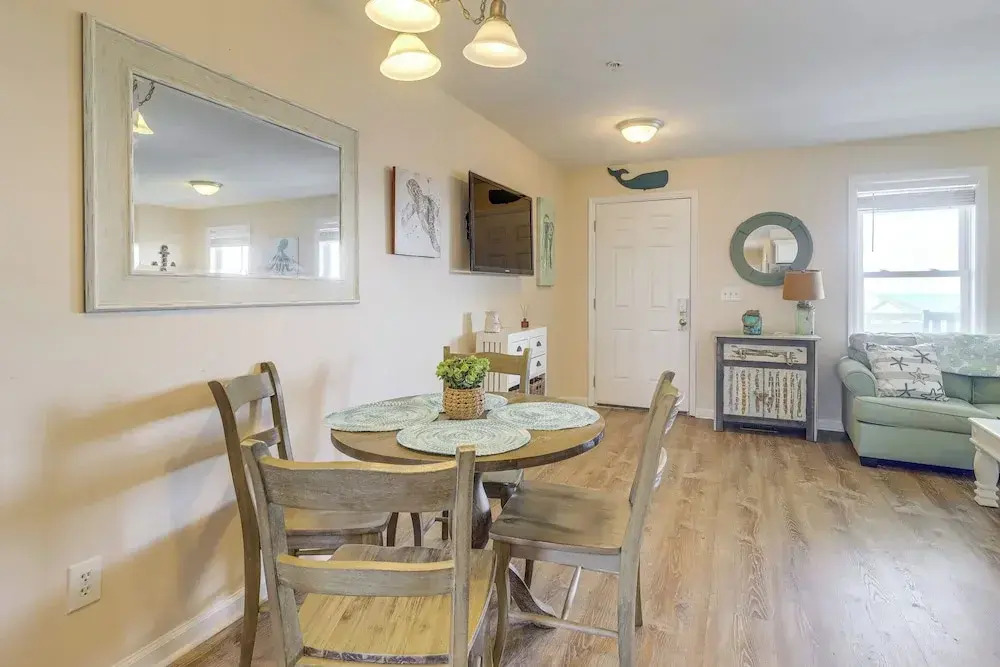 Walk to Beach: Family-friendly Surf City Condo!