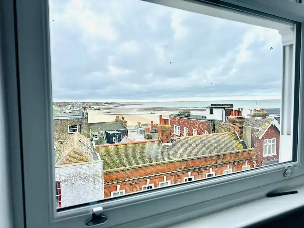 Spacious 2 Bedroom Apartment in Margate