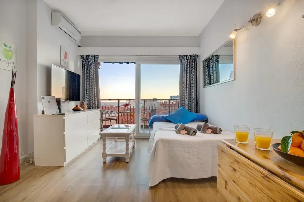 Villa with private heated Pool by the beach & port - Benalmadena by REMS