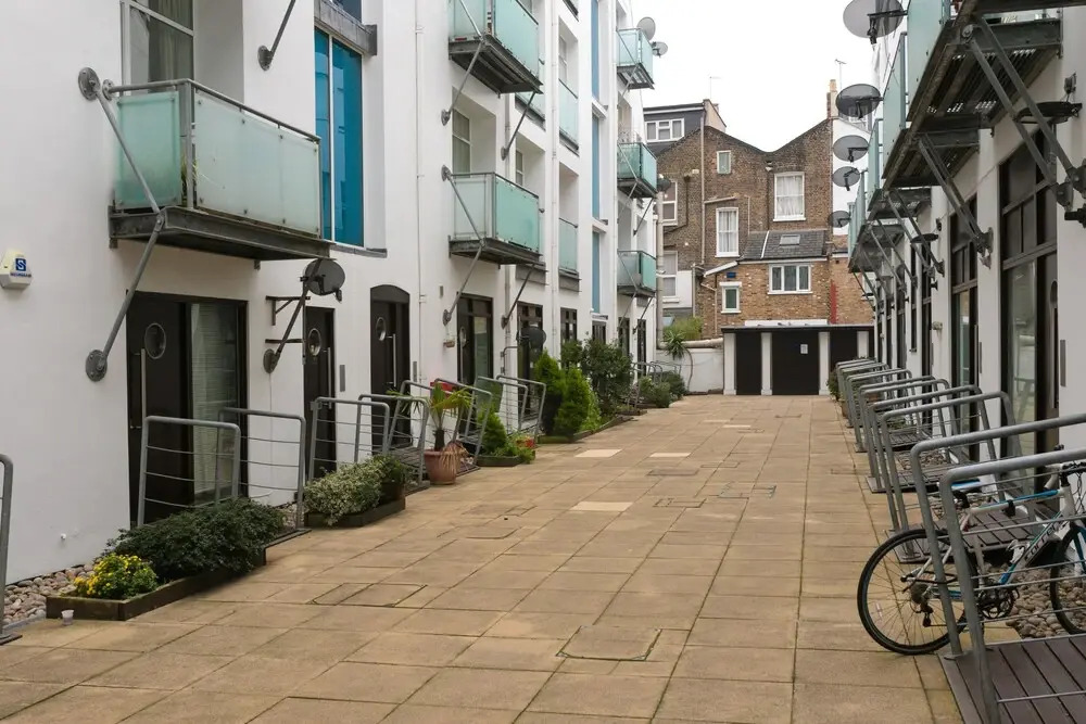 Holloway Road Apartments (Peymans)