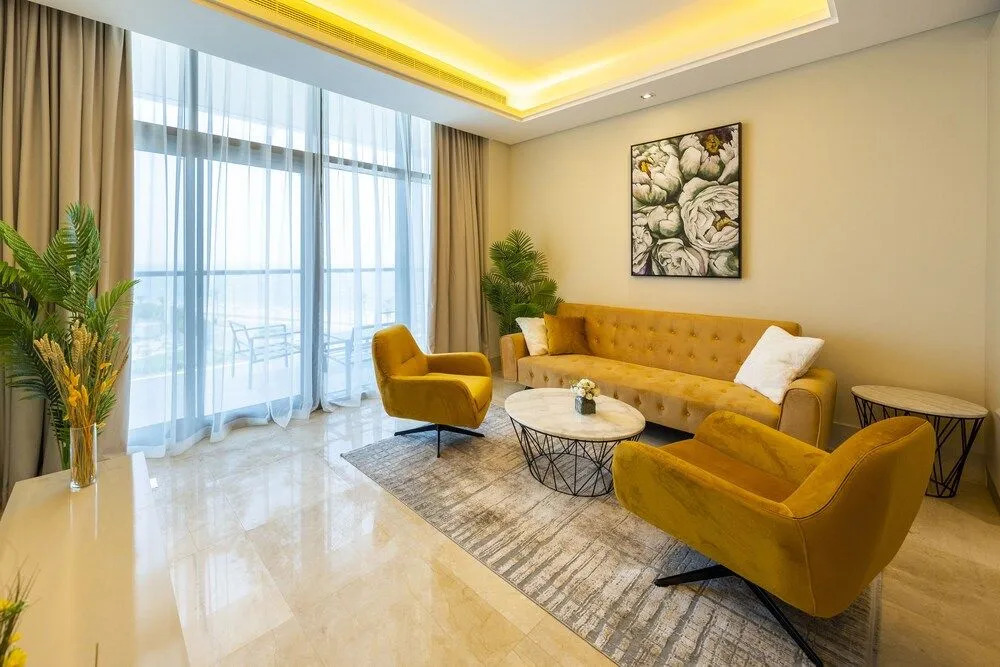 Spacious beachfront 2 bedroom apartment