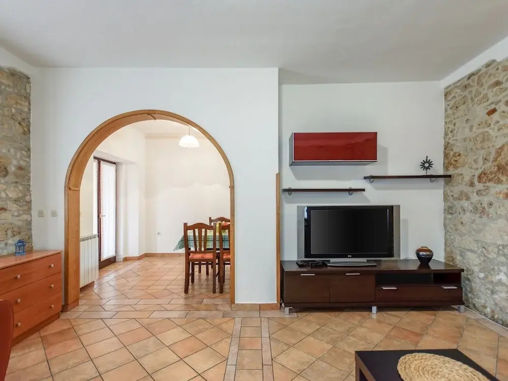 Neat Apartment on the Ground Floor Near Pula, With Shared Swimming Pool and Wifi