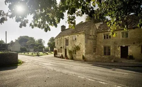 The Masons Arms