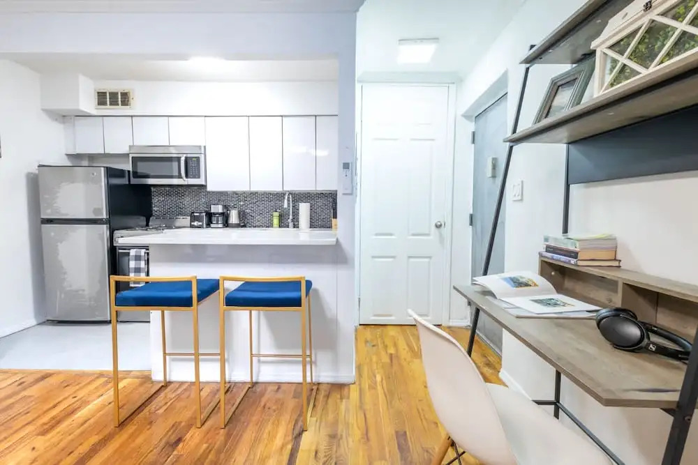 26-1c Gramercy Large 1BR WD