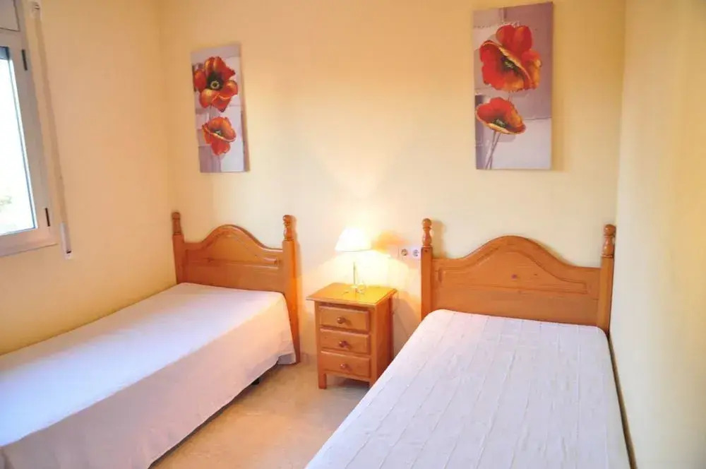 Cambrils Pool View House for 6 Guests