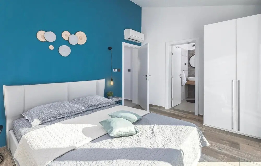 Amazing Home in Krnica With 4 Bedrooms, Wifi and Outdoor Swimming Pool