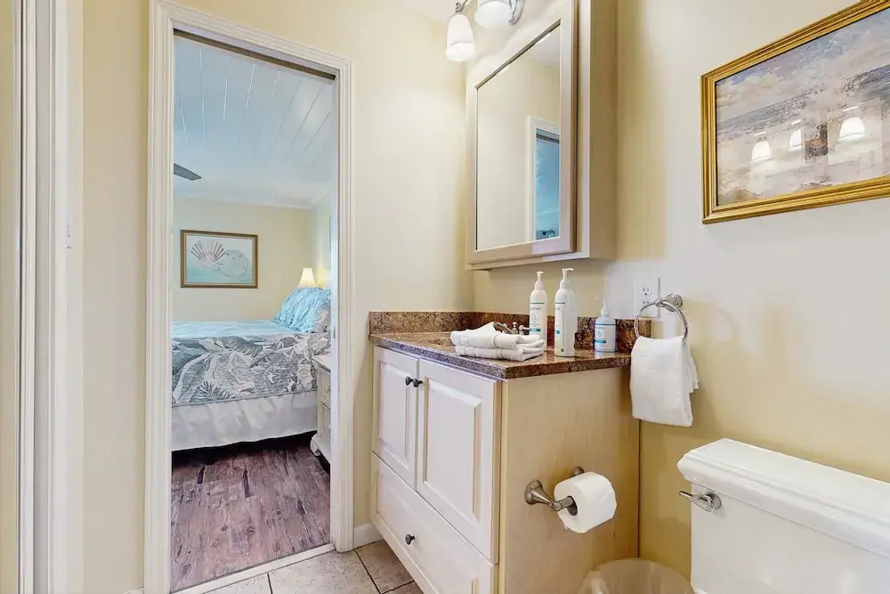 Ocean-view Condo With Pool, Balcony, AC & W/D - Walk to Beach & Near Downtown