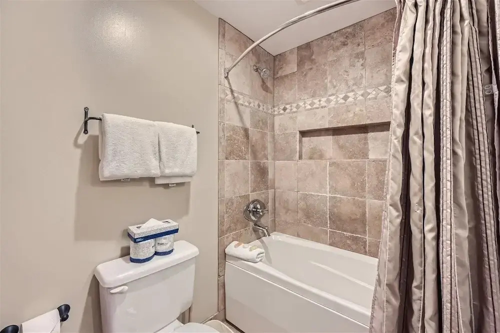 8594 Expedition Station 1 Bedroom Condo by RedAwning