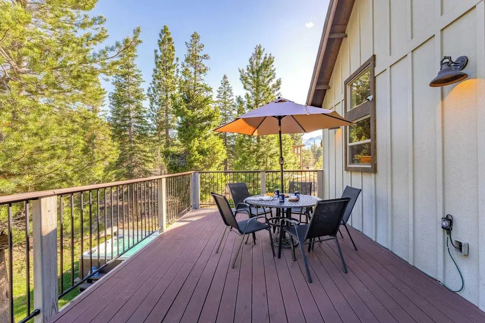 10mins to Lake Hot Tub, Game Room, Forest Views Meyers Meadow by Avantstay