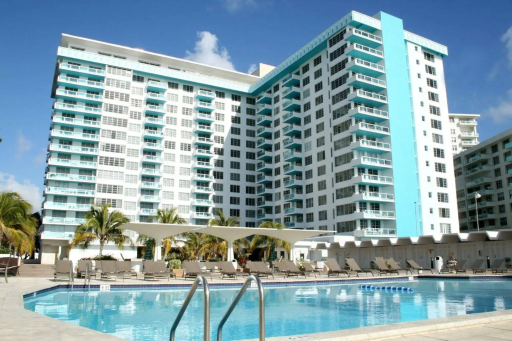 Seacoast Suites on Miami Beach