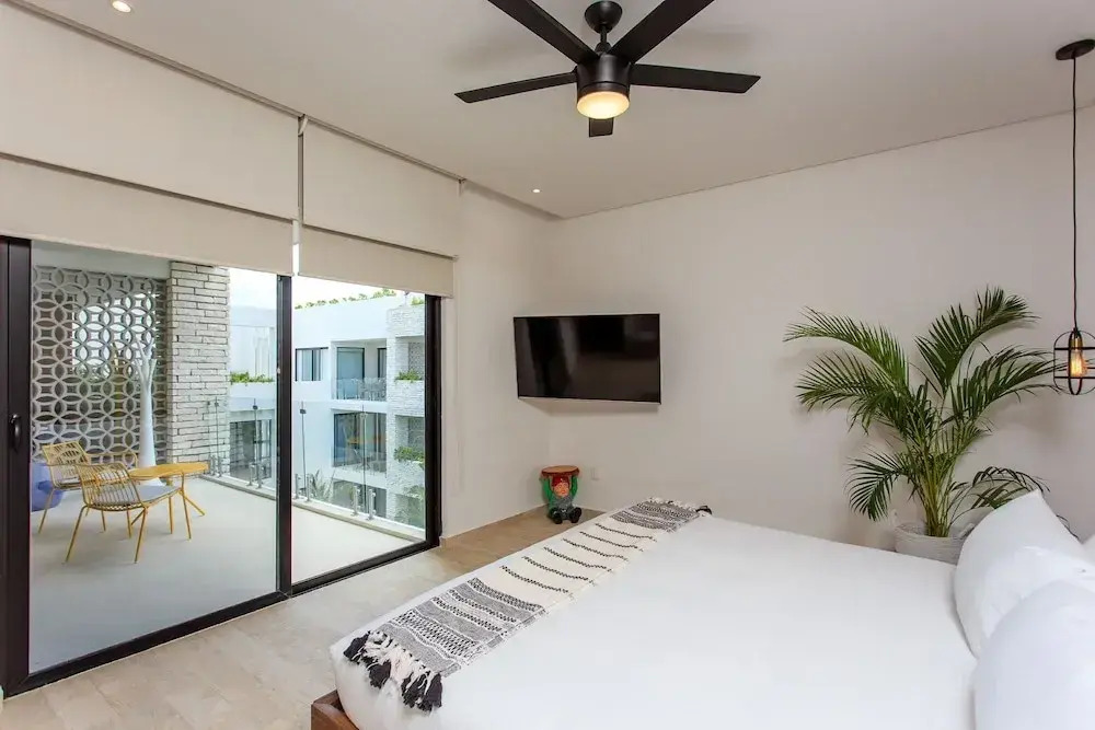 Beautifully Minimalistic Studio Wrapped in Nature by Stella Rentals