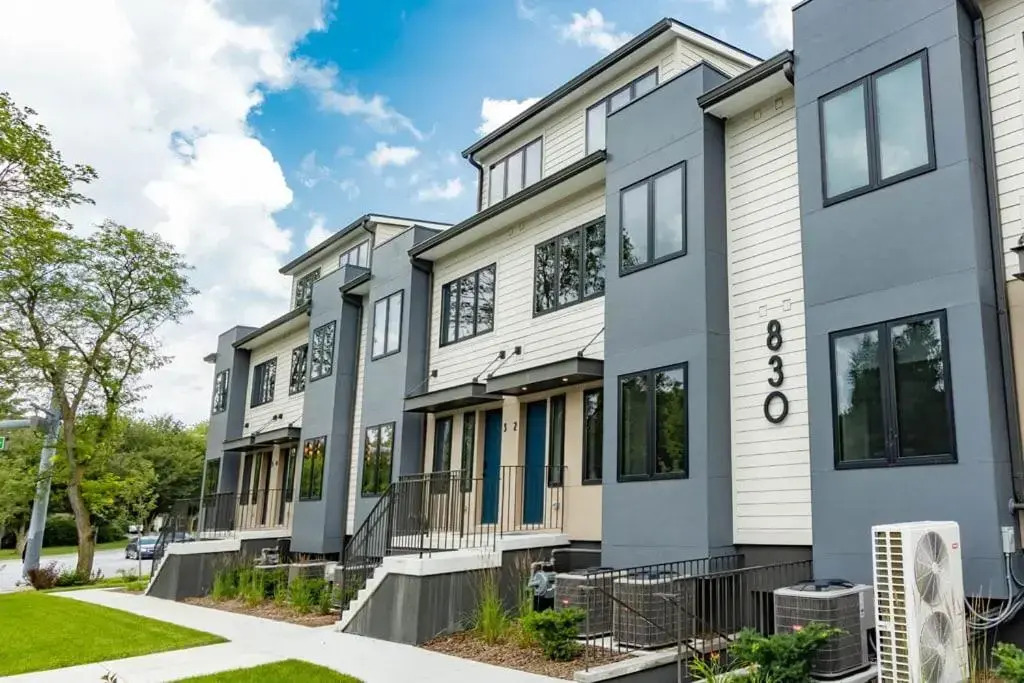New Private Suite in Tech-enabled townhome