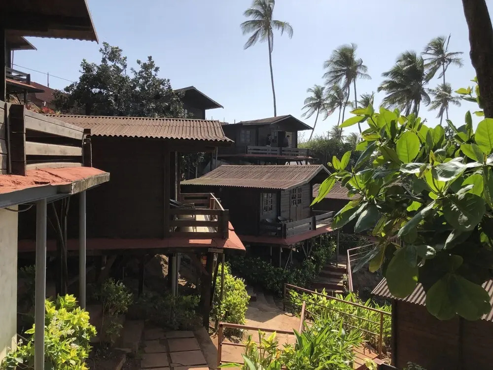 Alcove Beach Resort