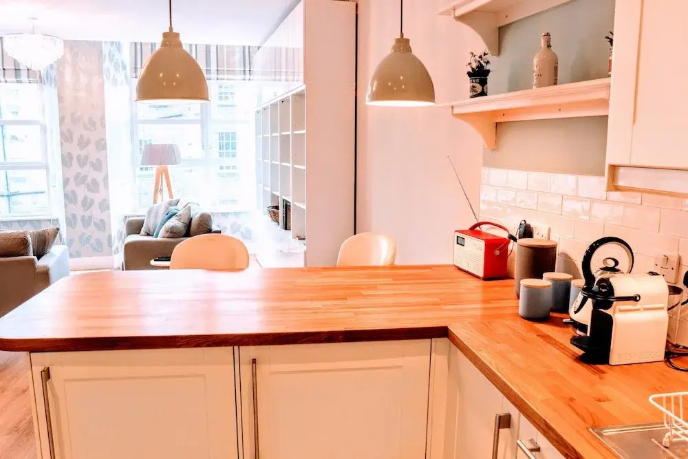 2 Bedroom Apartment In The Heart Of The City
