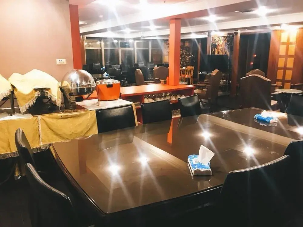 Long LuHotel