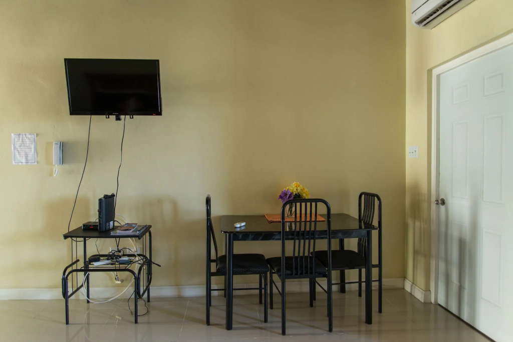 Claudeville Condo