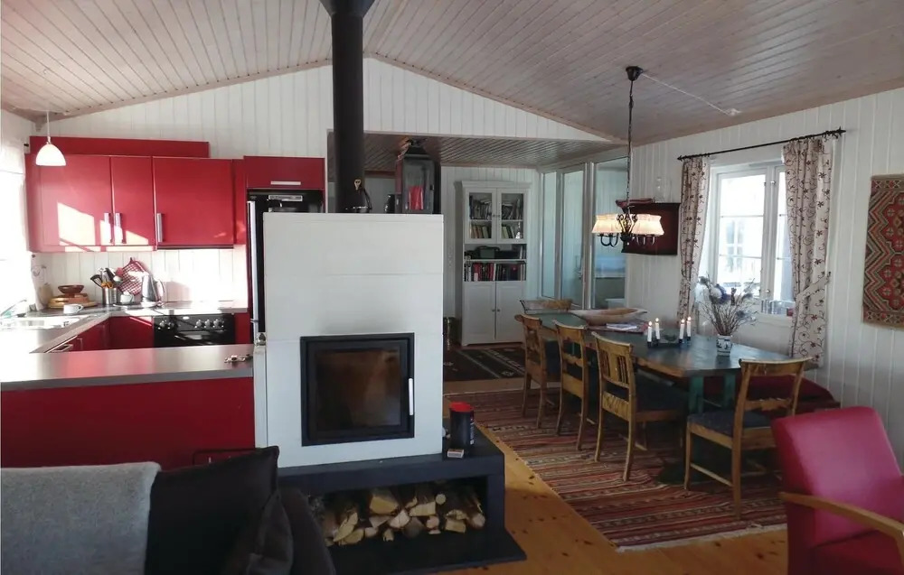 Nice Home in Kvam With 4 Bedrooms and Wifi