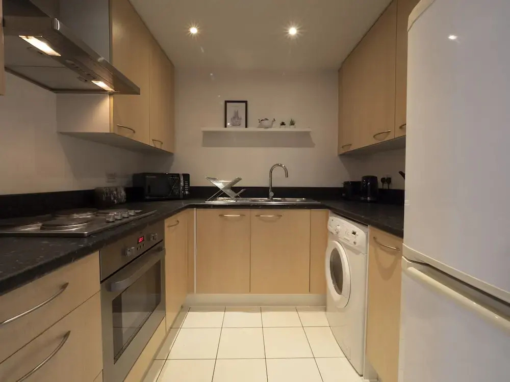 Spacious Townhouse Near the City Centre