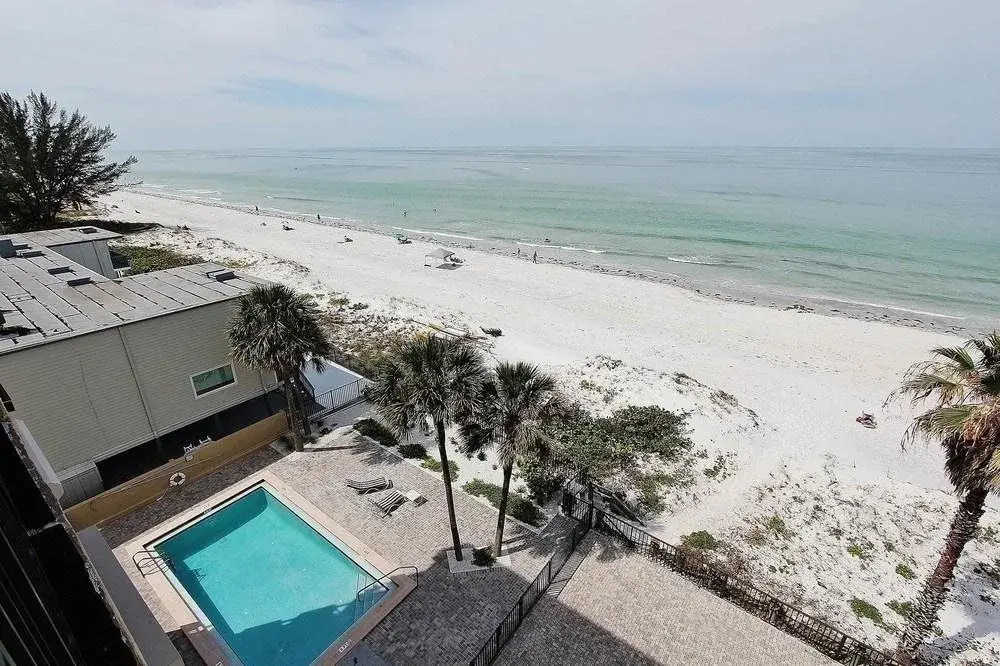 Shore 502 by RedAwning