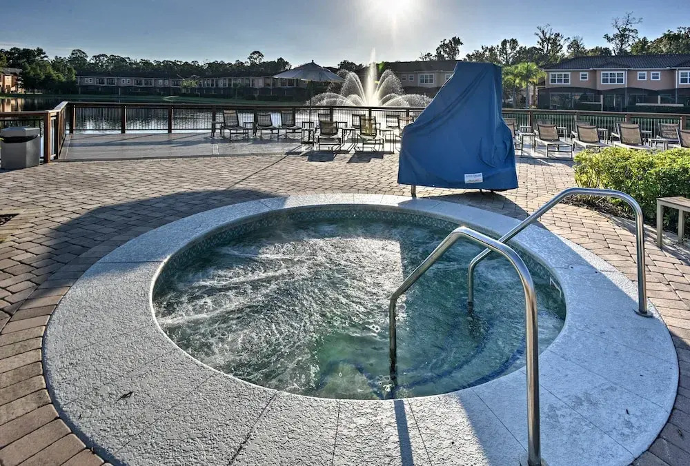 Cozy Resort Townhome w/ Gas Grill, 3 Mi to Disney!