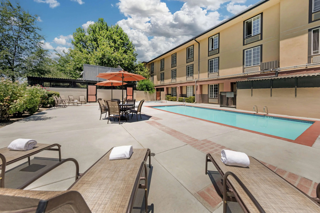 Best Western Plus Country Park Hotel