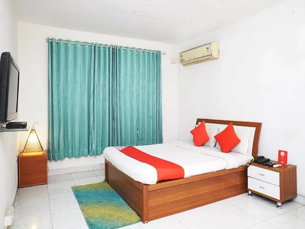 OYO 23239 10 Blossoms Service Apartments