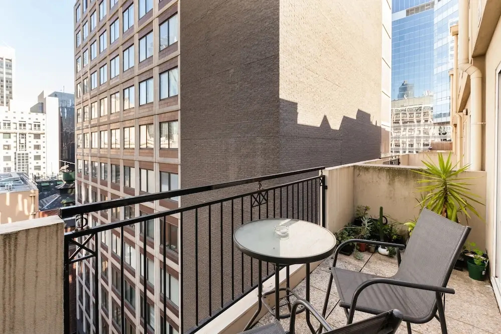 CLAUDE, 2BDR Melbourne Apartment