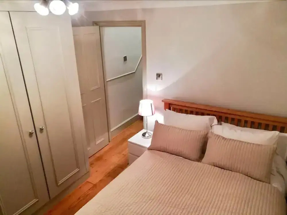 2 Bed Earls Court Hfs14
