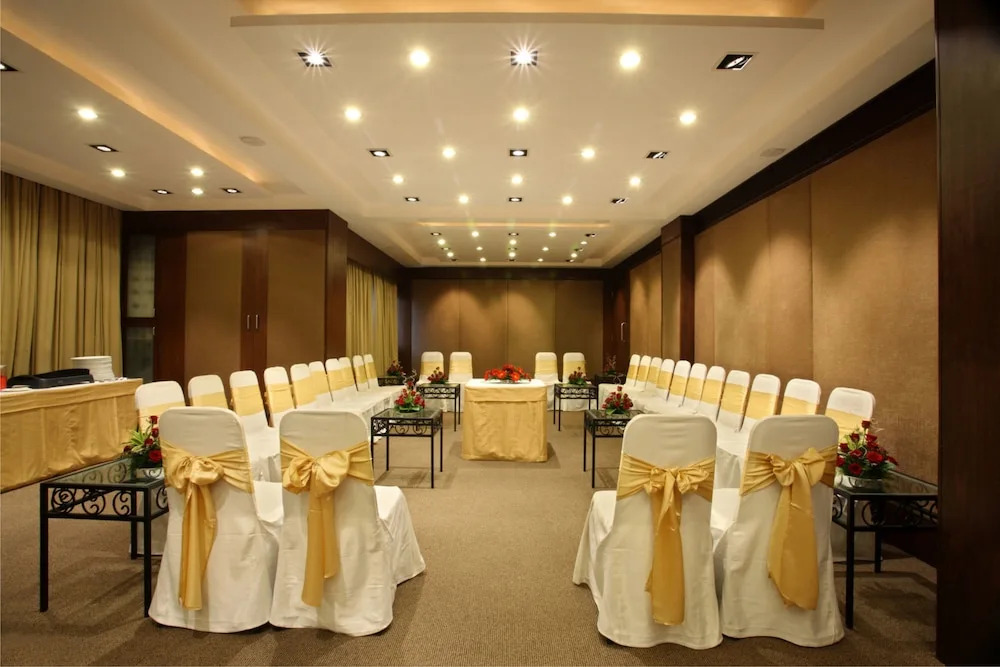Hotel Express Residency