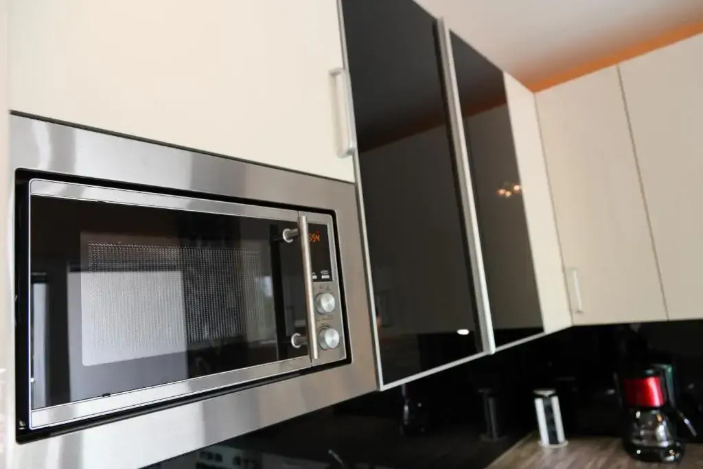 3 rooms Sunny Apartments-Schoenbrunn, 100m2 with balcony