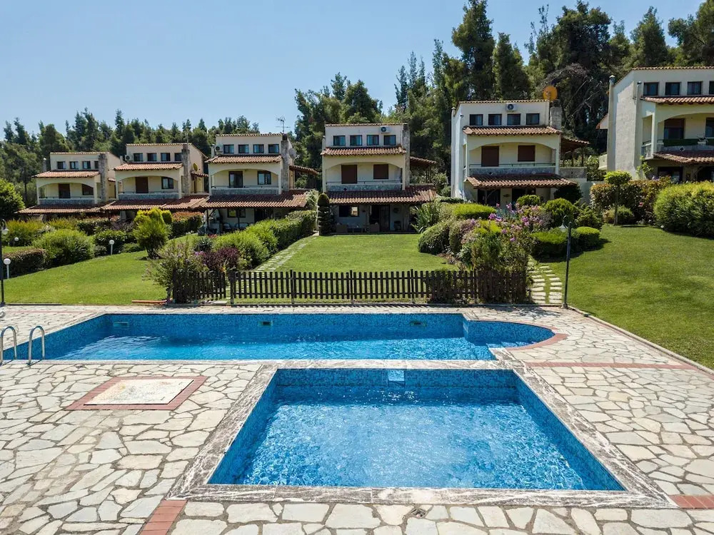halu! Modern Villa w Pool & Tennis