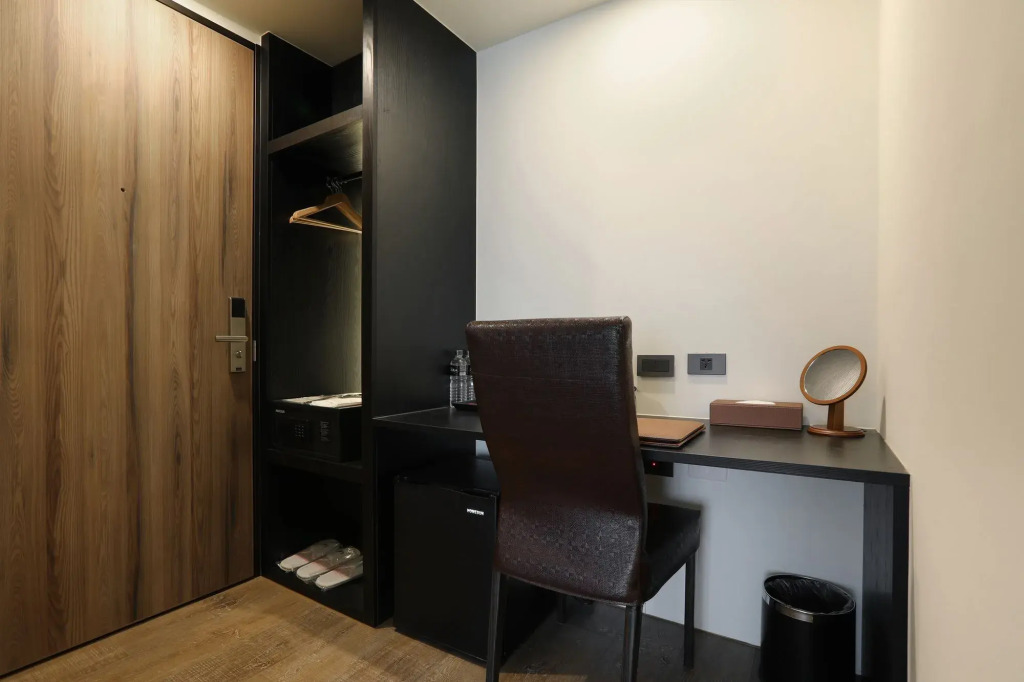 KUN Tour Hotel Feng Chai
