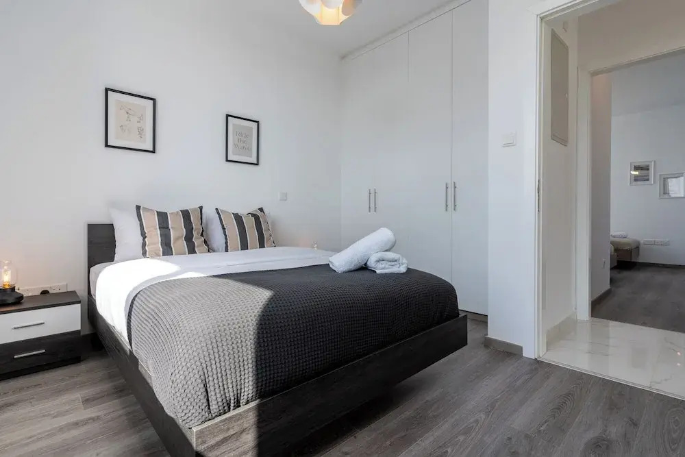 Taupe 2-BR Apt. & Balcony in Larnaca
