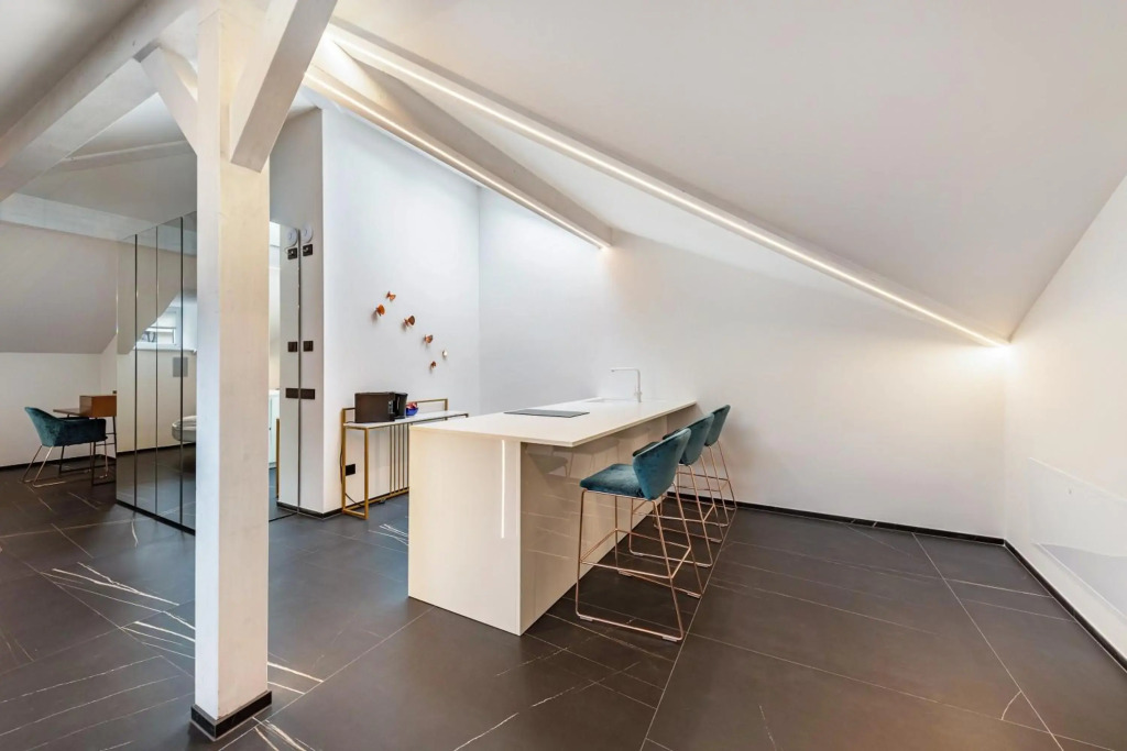App 6 Palazzo Cavour
