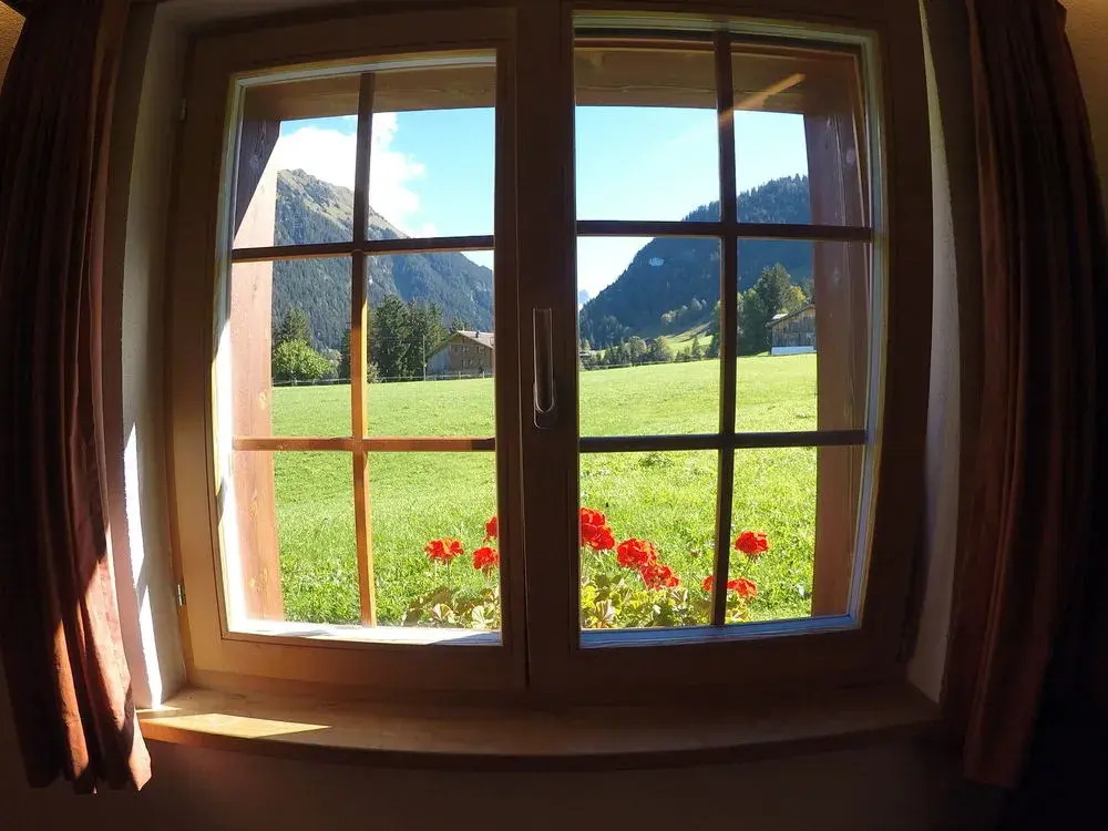 Alpenchalet Weidhaus Gstaad - Dachwohnung - Studio - Stockbettzimmer